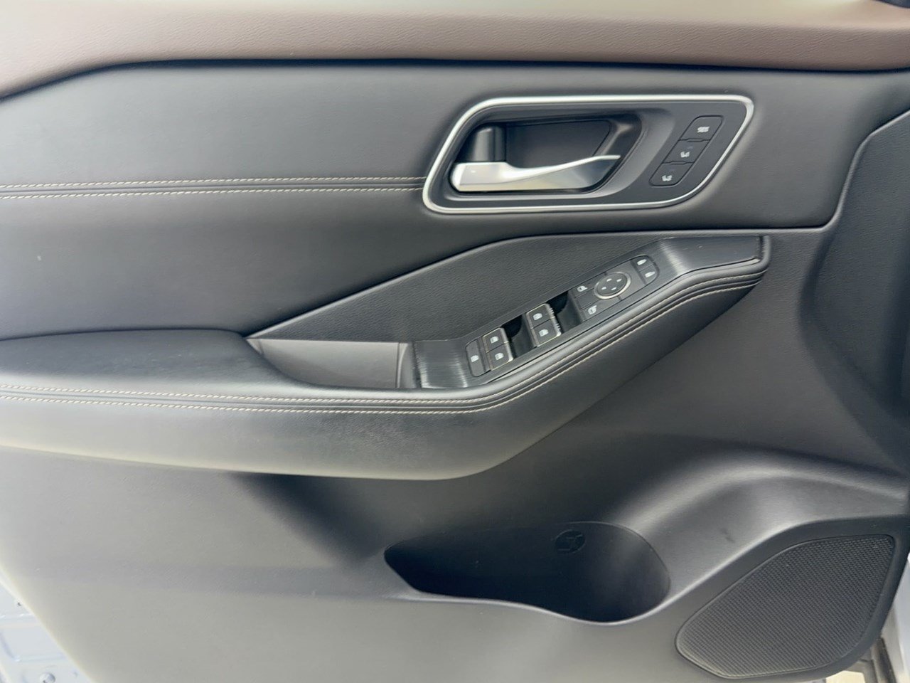 Used 2021 Nissan Rogue SL w/ Premium Package FWD image 14