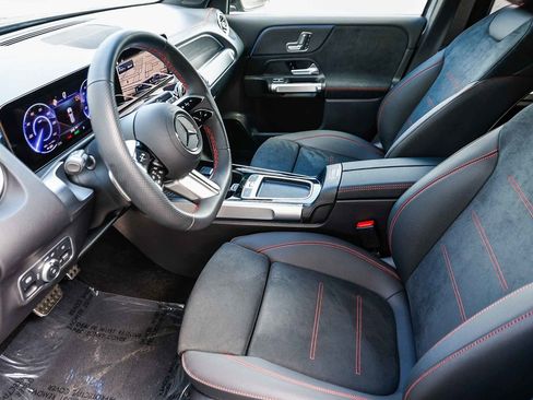 Used 2024 Mercedes-Benz EQB 300 4MATIC image 18