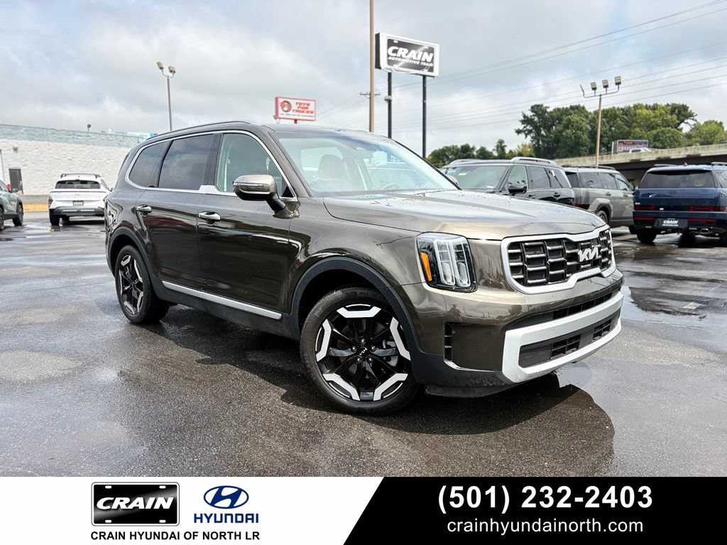 Used 2025 Kia Telluride S FWD image 1