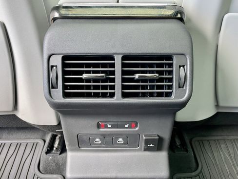 New 2026 Land Rover Range Rover Velar Dynamic SE image 26