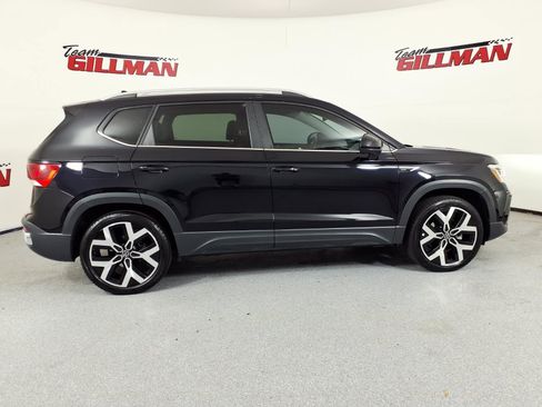 Used 2023 Volkswagen Taos SEL AWD/4WD image 2