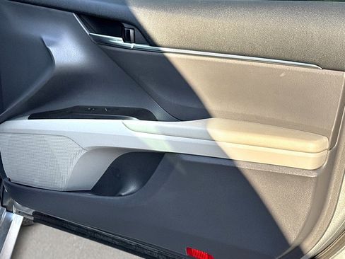 Used 2024 Toyota Camry LE image 10