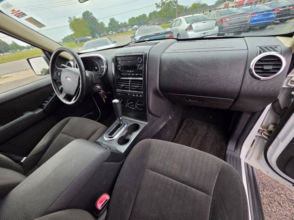Used 2010 Ford Explorer XLT AWD/4WD image 16