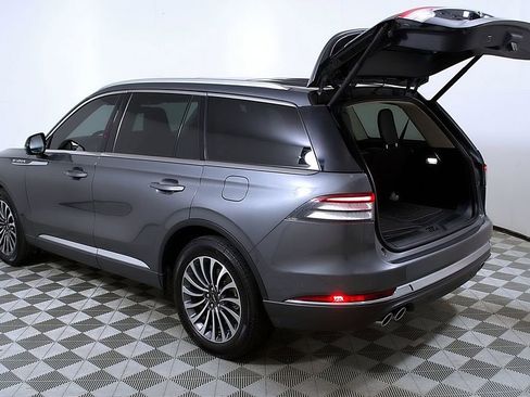 Used 2023 Lincoln Aviator Reserve w/ Equipment Group 201A image 11