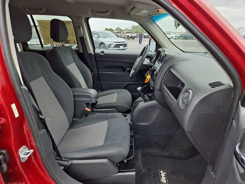 Used 2013 Jeep Patriot Sport w/ Tire & Wheel Group AWD/4WD image 25