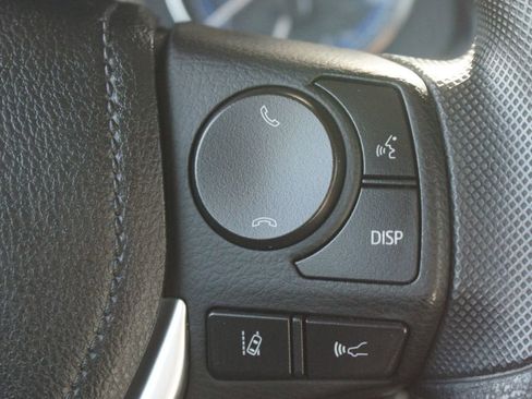 Used 2018 Toyota Corolla LE image 8