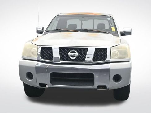 Used 2005 Nissan Titan SE RWD image 2