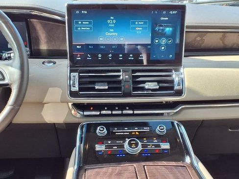 Certified 2023 Lincoln Navigator Reserve RWD image 9