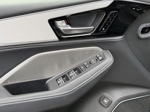 Used 2023 Acura MDX SH-AWD w/ Technology Package image 12