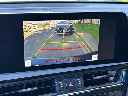 Used 2025 Lexus ES 300h w/ Premium Package image 16