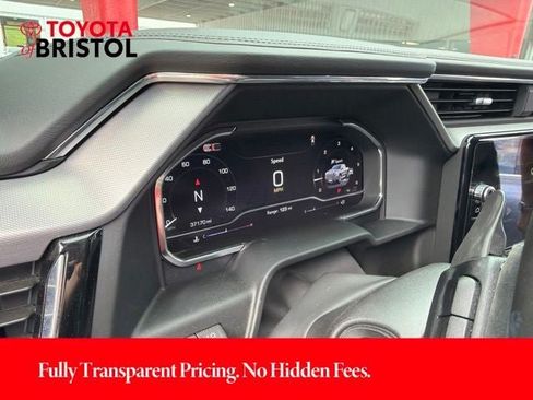 Used 2024 GMC Sierra 1500 Denali w/ Denali Reserve Package AWD/4WD image 7