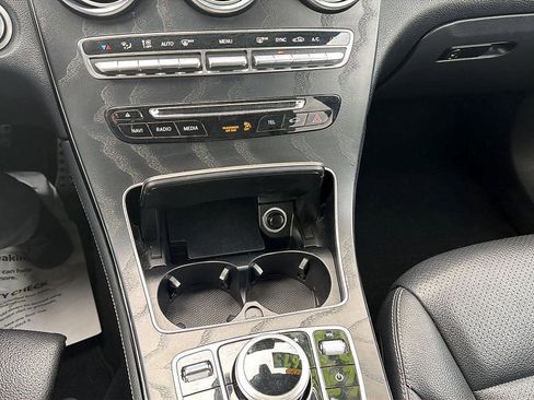 Used 2019 Mercedes-Benz GLC 300 4MATIC image 12
