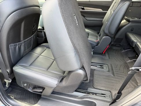 Used 2022 Kia Telluride SX w/ Nightfall Edition Package AWD/4WD image 17