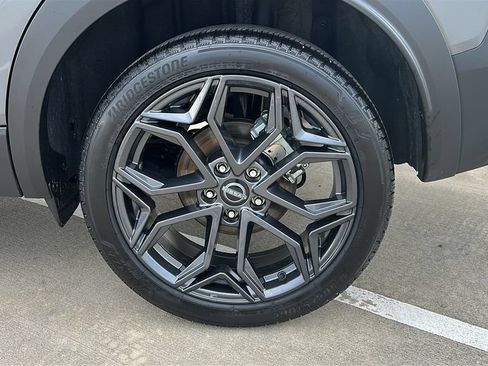 Used 2026 Nissan Kicks SR FWD image 17