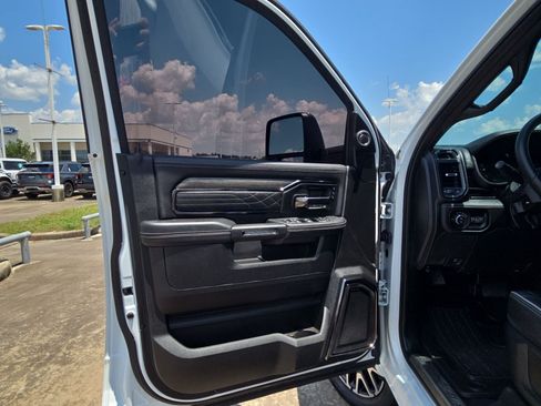 Used 2025 RAM 2500 Limited AWD/4WD image 14