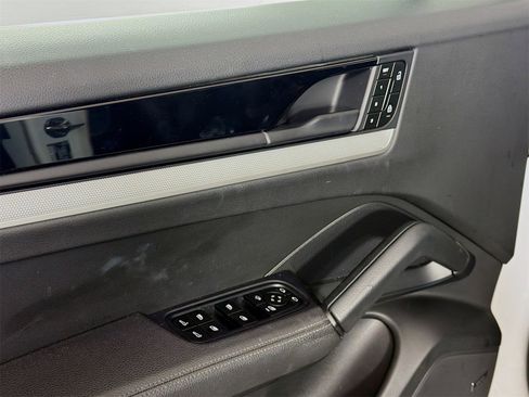 Used 2024 Porsche Cayenne Base image 21
