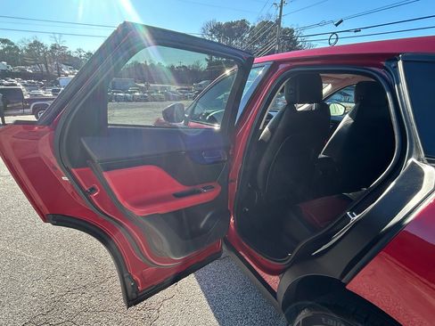 Used 2017 Jaguar F-PACE R-Sport image 14