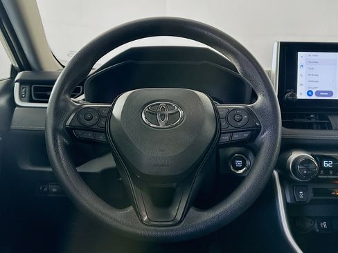Used 2025 Toyota RAV4 XLE FWD image 18