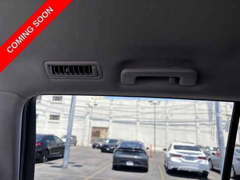 Used 2021 Toyota Highlander L FWD image 18
