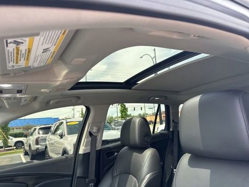 Used 2020 Buick Envision Essence AWD/4WD image 13