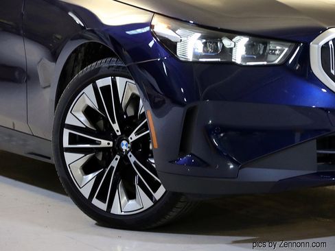 Used 2026 BMW 530i xDrive w/ Premium Package image 3