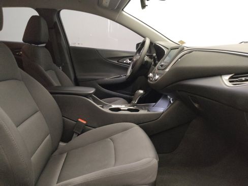 Used 2018 Chevrolet Malibu LS image 21