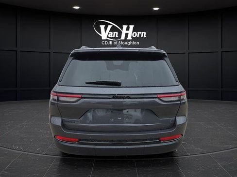 New 2025 Jeep Grand Cherokee Altitude image 13