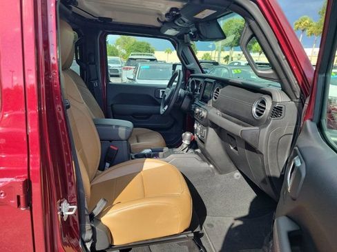 Used 2021 Jeep Gladiator Overland AWD/4WD image 8