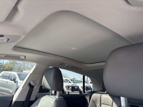 Used 2021 Audi Q8 Premium image 17