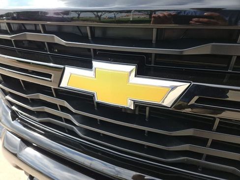 Used 2025 Chevrolet Silverado 2500 Custom w/ Custom Convenience Package AWD/4WD image 28