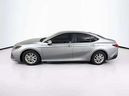 Used 2025 Toyota Camry LE w/ Convenience Package FWD image 4