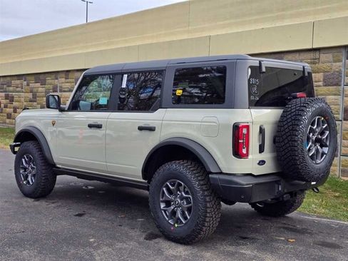 New 2025 Ford Bronco Badlands AWD/4WD image 8