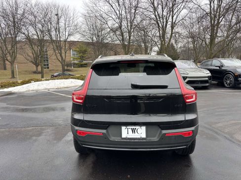 New 2026 Volvo XC40 B5 Ultra w/ Protection Package Premier AWD/4WD image 6