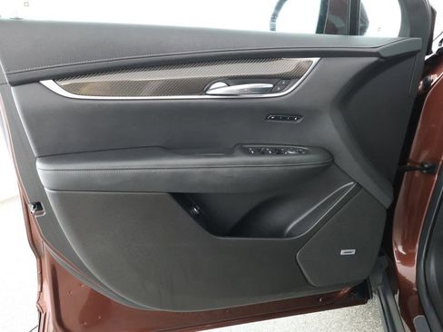 Used 2022 Cadillac XT6 Sport image 9