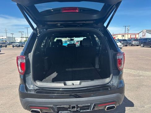 Used 2017 Ford Explorer Sport w/ Equipment Group 401A AWD/4WD image 32