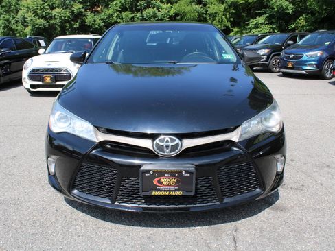 Used 2015 Toyota Camry SE FWD image 3