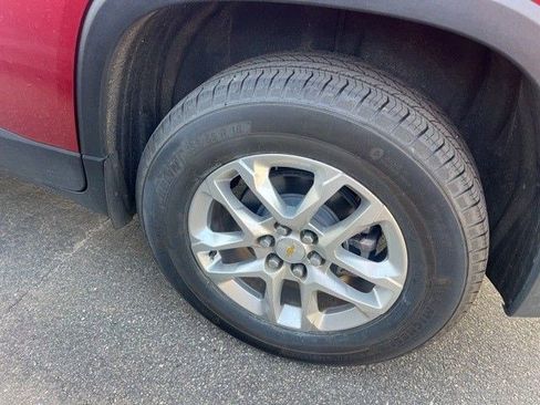 Used 2020 Chevrolet Traverse LT image 5