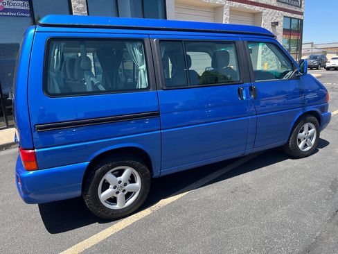 Used 2003 Volkswagen Eurovan MV FWD image 10