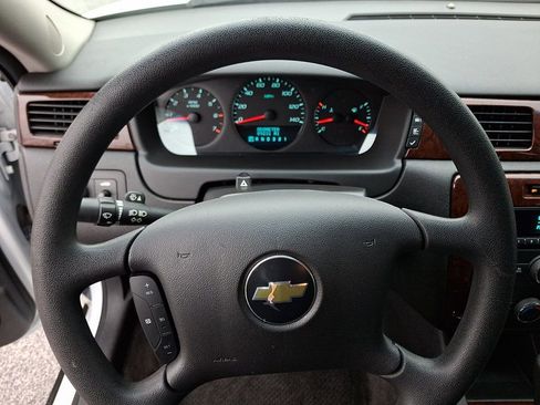 Used 2011 Chevrolet Impala LS image 19