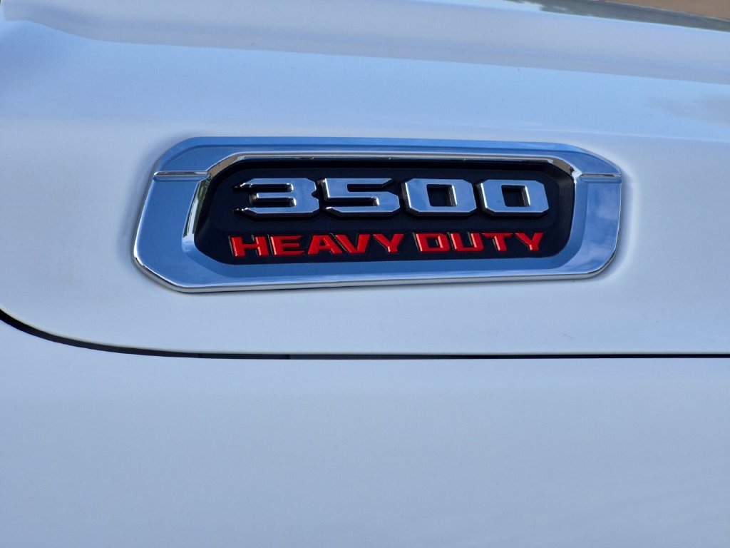 Used 2024 RAM 3500 Tradesman w/ Chrome Appearance Group AWD/4WD image 9