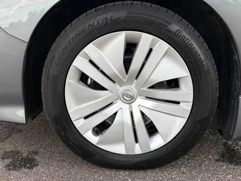 Used 2025 Nissan Leaf S FWD image 11
