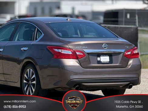 Used 2017 Nissan Altima 2.5 SV FWD image 16
