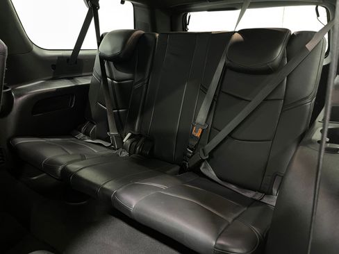 Used 2018 Cadillac Escalade ESV Platinum AWD/4WD image 31