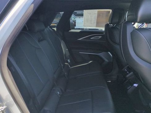 Used 2025 Cadillac Lyriq Luxury w/ LPO, Floor Liner Package AWD/4WD image 27