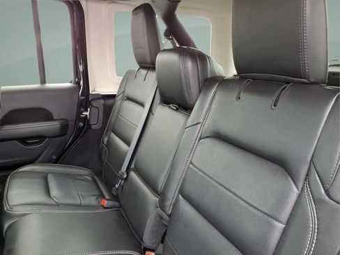 Used 2020 Jeep Wrangler Unlimited Sahara w/ Uconnect 4C Nav & Sound Group AWD/4WD image 16