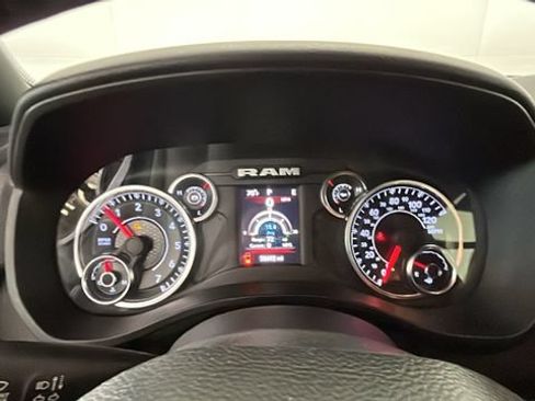 Used 2019 RAM 1500 Big Horn AWD/4WD image 17