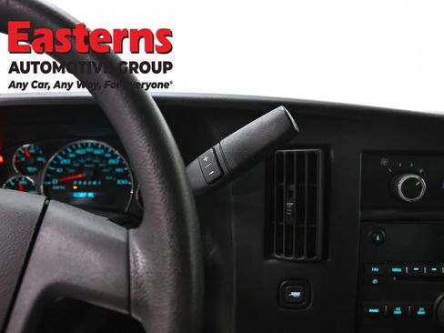 Used 2017 Chevrolet Express 3500 RWD image 13