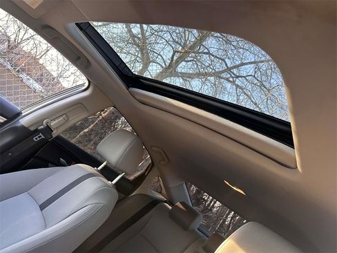 Used 2019 Honda Civic EX image 12