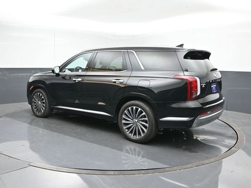 Used 2024 Hyundai Palisade Calligraphy image 4
