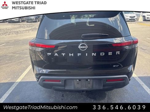 Used 2022 Nissan Pathfinder SV image 9